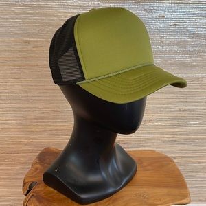 NEW!! Snap back TRUCKER CAP